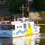 Zum Kuhhirten Готель