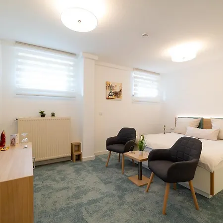 Zum Kuhhirten Hotel 3*