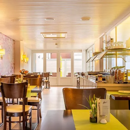 Hotel Zum Kuhhirten 3*