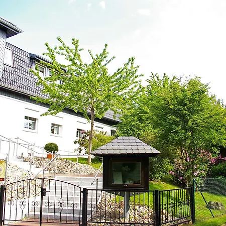 Zum Kuhhirten מלון 3*